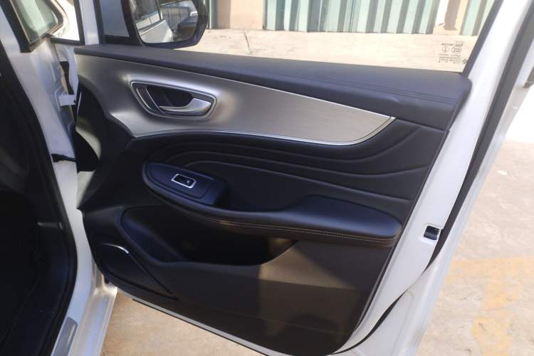 Used Roewe iMAX8 2021 400TGI Supreme Series Lu Zun Edition
