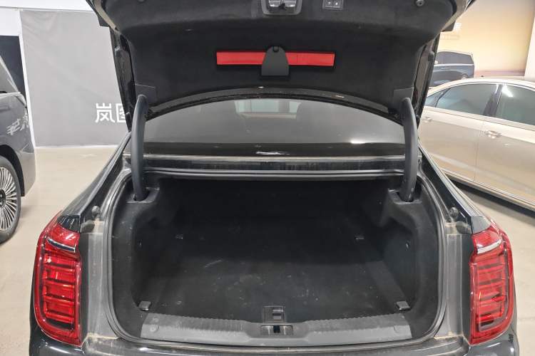 Used Hongqi H9 2023 2.0T Smart Connect Flagship Edition

