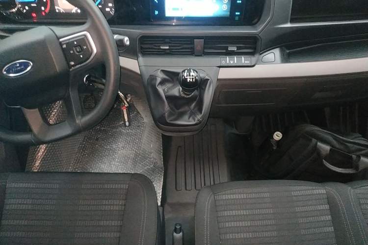 Used Ford Transit T8 2024 T8 2.0T Diesel Manual Short Wheelbase Mid-Roof 6-Seater Multi-Function Version 3/3
