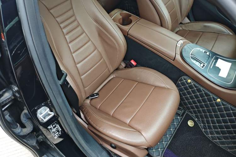 Used Mercedes-Benz E-Class 2019 E 300 L Sporty and Stylish Model
