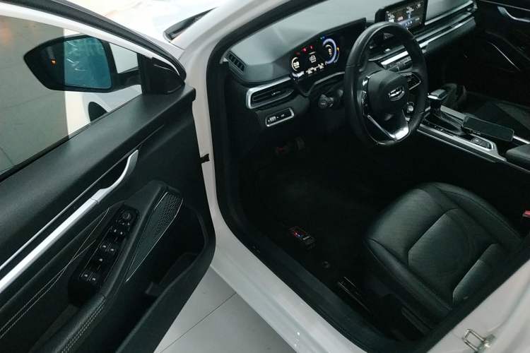 Used Geely Auto Emgrand 2022 4th Generation 1.5L CVT Elite Model
