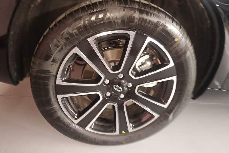 Used Hima AITO M7 2024 1.5T Intelligent Driving Rear-Drive Pro Version 5 Seats
