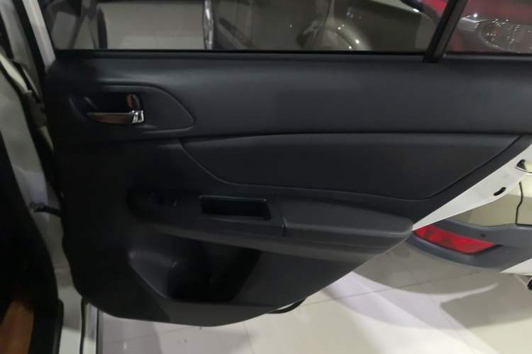 Used Subaru XV 2014 2.0i Comfort Edition
