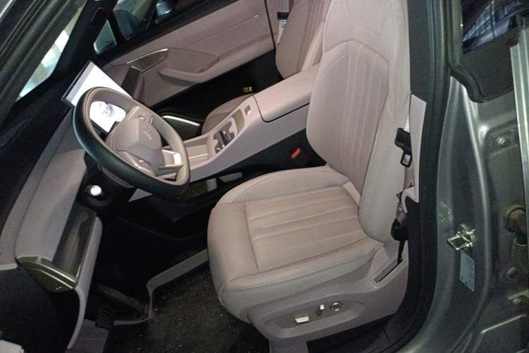 Used ONVO L60 2024 60 kWh Rear-Drive Version
