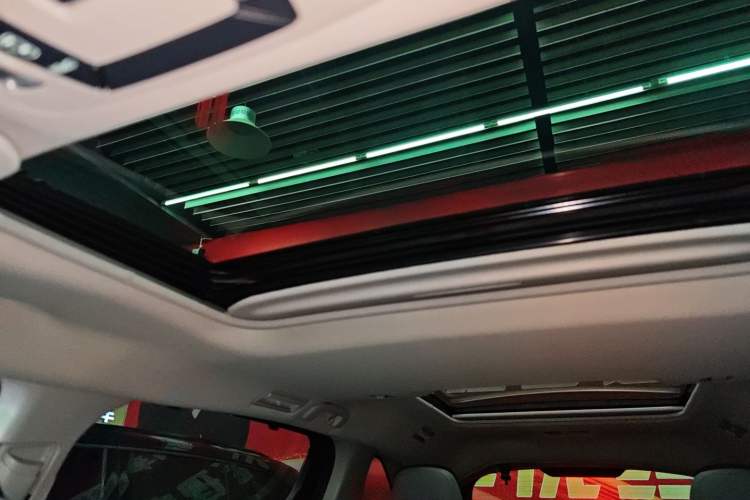 Used Toyota Granvia 2023 2.5L Hybrid Luxury Edition