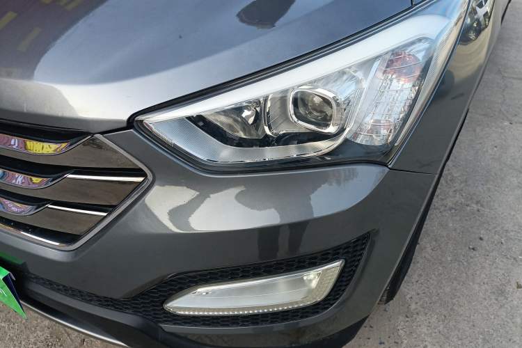 Used Hyundai Santa Fe Classic 2013 3.0L 4x4 Premium Edition 7-Seater Euro IV
