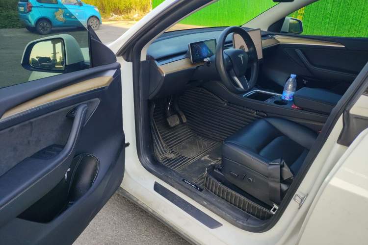 Used Tesla Model Y 2022 Rear-Wheel-Drive Version
