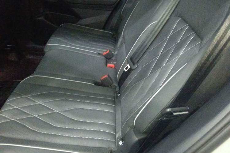 Used Volkswagen Tiguan L 2022 330TSI Automatic Two-Wheel Drive Smart Edition
