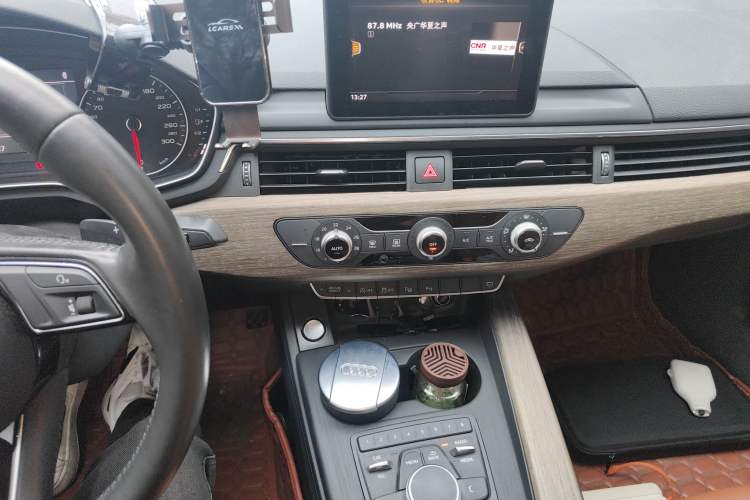 Used Audi A4L 2017 Plus 40 TFSI Ambition Model
