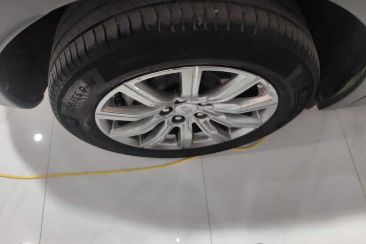 Used Cadillac XT4 2018 28T Two-Wheel Drive Leading Version
