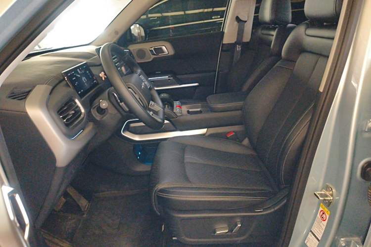 Used  Titanium 3 2025 501 km All-Wheel Drive Intelligent Driving Max Edition