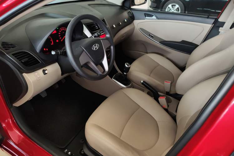 Used Hyundai Verna (older generation) 2016 1.4L Manual Smart GLS Trim