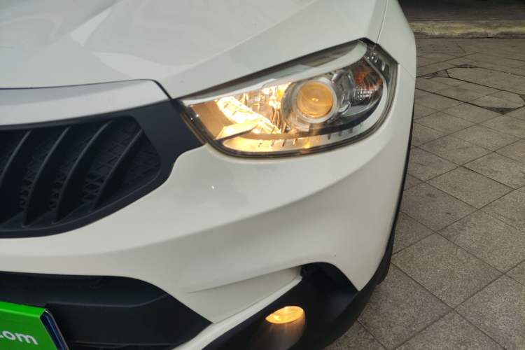 Used Brilliance V3 2015 1.5L Manual Comfort Model
