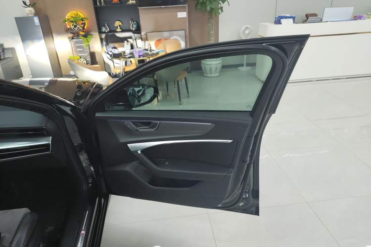 Used Audi A6L 2023 Revised 40 TFSI Luxury Dynamic Edition
