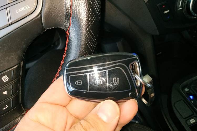 Used Hyundai Santa Fe 2013 2.4L Automatic Two-Wheel Drive Smart Version