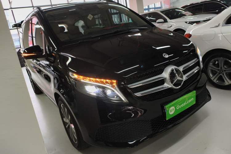 Used Mercedes-Benz V-Class 2022 V 260 Avantgarde Edition