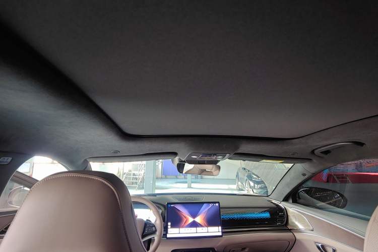 Used BYD Han 2024 EV Glory Edition 610 km All-Wheel Drive "Tian Shen Zhi Jia" Intelligent Driving Model
