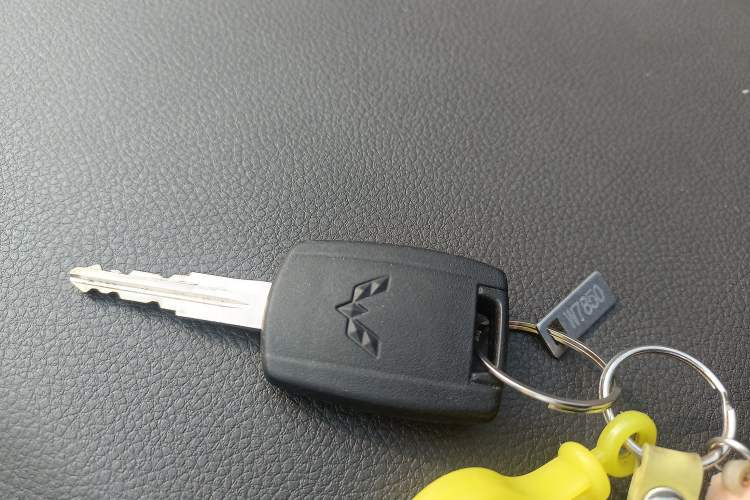 Used Wuling Rongguang S 2023 1.5L Basic Enclosed-Window Vehicle 2 Seats
