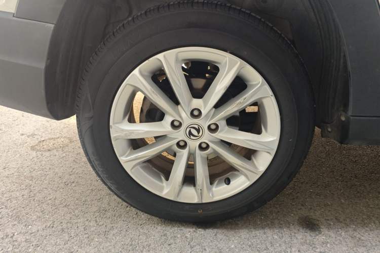 Used Dongfeng Fengon S560 2018 1.8L CVT Elite Model 7 Seats