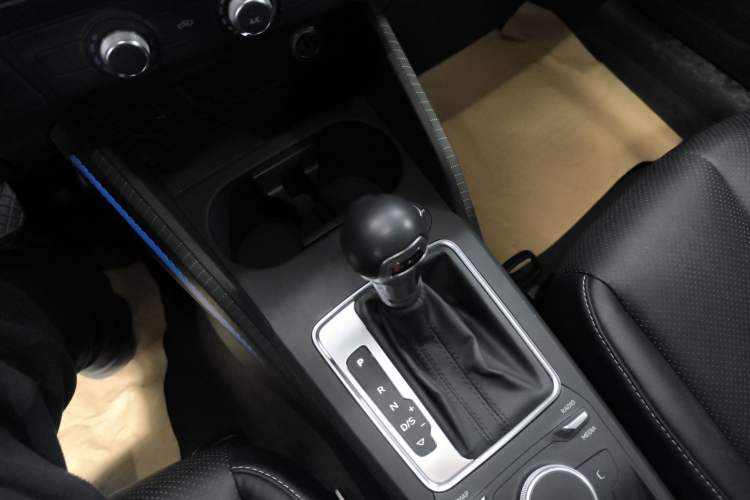 Used Audi Q2L 2018 35 TFSI Launch Exclusive Edition China VI
