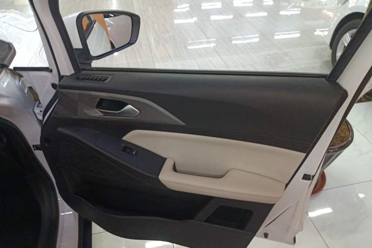 Used Geometry E Firefly 2024 301km Flowing Light
