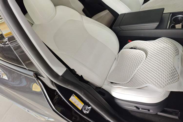 Used Tesla Model Y 2025 Rear-Wheel Drive First Edition