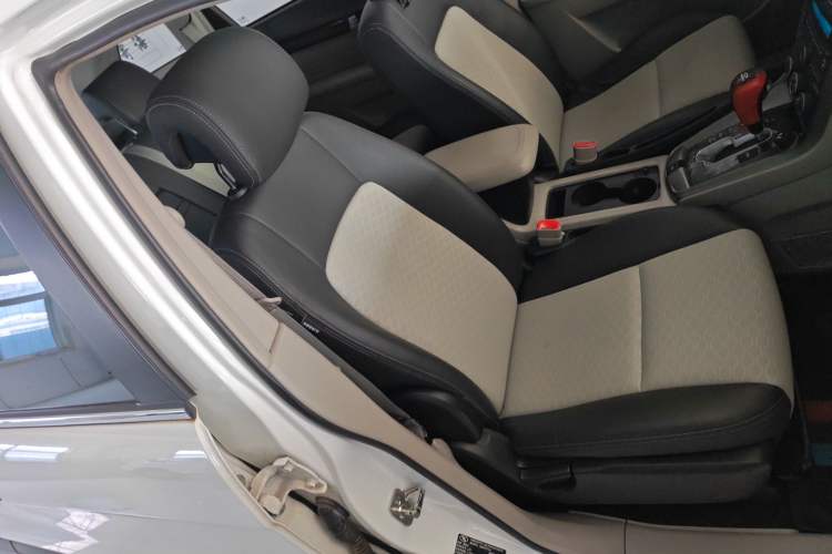 Used Chevrolet Captiva 2014 2.4L Two-Wheel Drive City Edition 5 Seats
