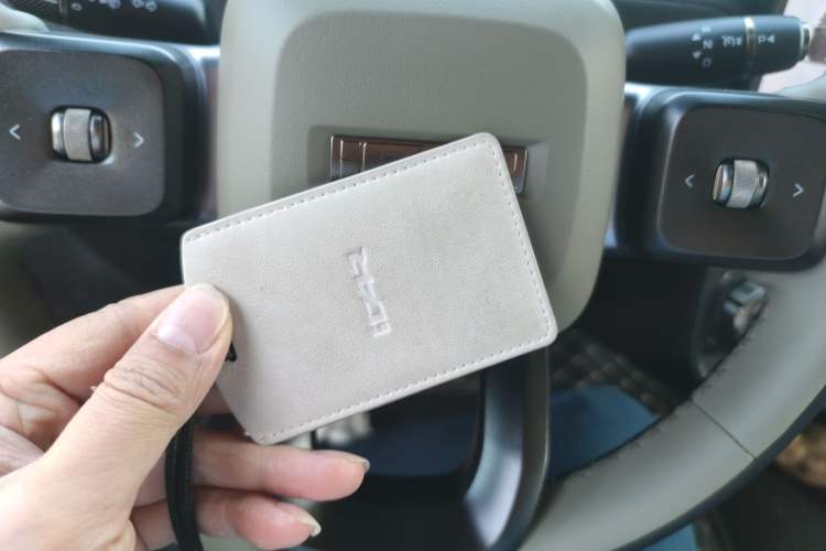 Used  V23 2025 501 Four-Wheel Drive Intelligent Driving Version
