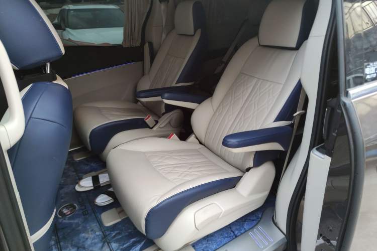 Used Buick GL8 2022 Land Business Class 652T Luxury Model
