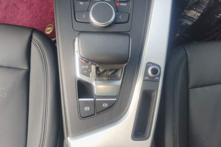 Used Audi A4L 2019 40 TFSI Ambition Version China V