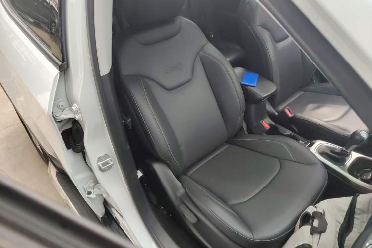 Used  Compass 2019 200TS Automatic Premium - Connected Large Screen Version
