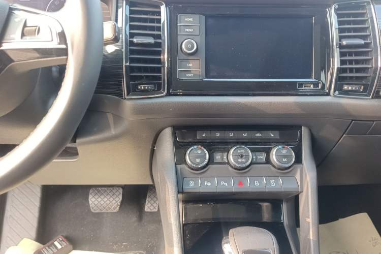 Used Skoda Kodiaq 2019 Facelifted TSI330 7-Seater Two-Wheel-Drive Luxury Enjoyment Edition China VI Standard
