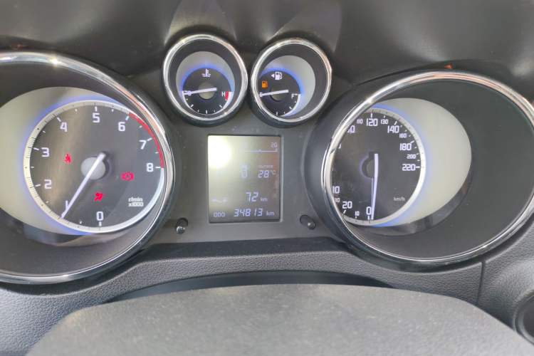 Used Changan CS35 2016 1.6L Automatic Luxury Model China V Standard
