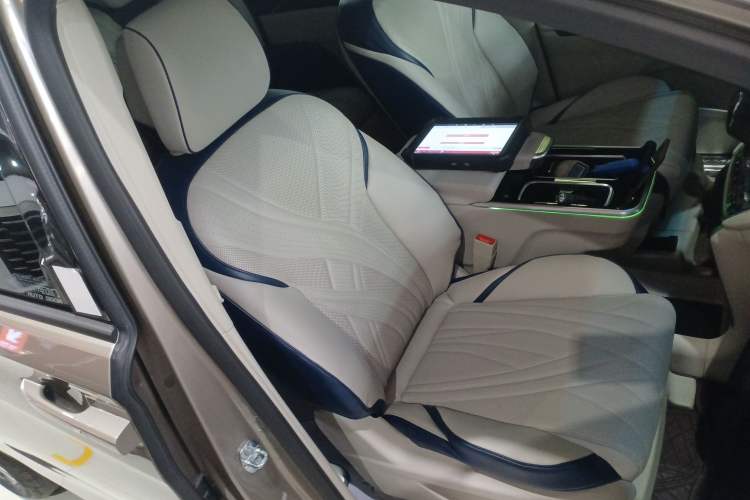 Used Buick GL8 2023 ES Lu Zun Comfort Model
