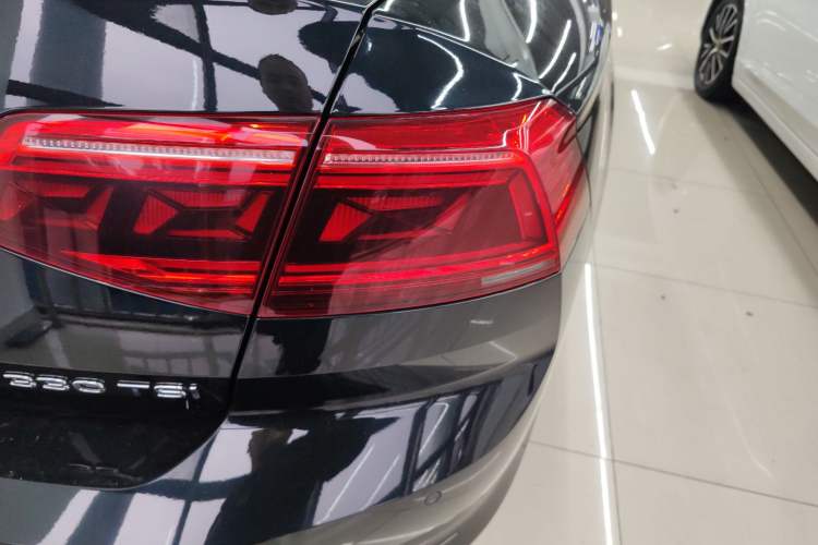 Used Volkswagen Magotan 2021 330TSI DSG 30th Anniversary Edition
