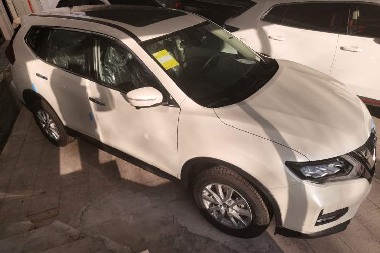 Used Nissan X-Trail 2023 Classic 2.0L Two-Wheel Drive Smart Connect Premium Edition
