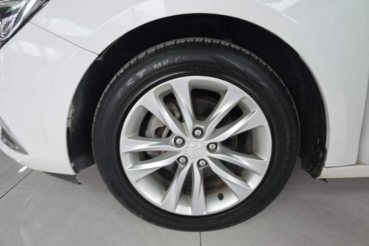 Used Buick Verano 2019 Sedan 20T Dual-Clutch Leading Model