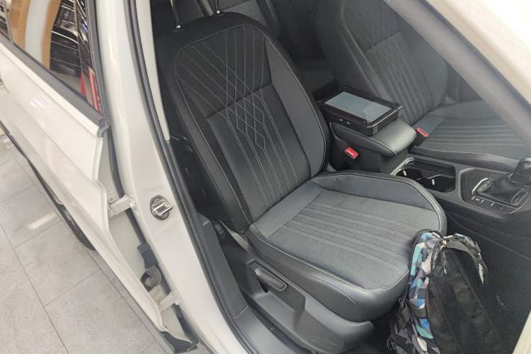 Used Volkswagen Tiguan L 2022 330TSI Automatic Two-Wheel Drive Comfort Edition
