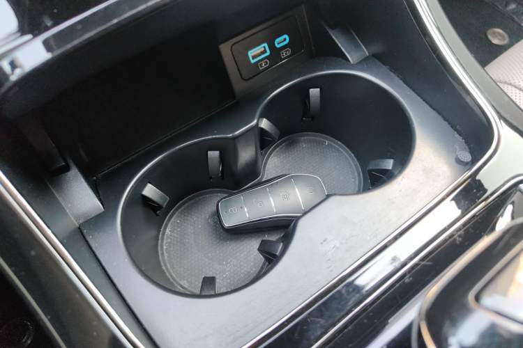 Used BYD Han 2024 EV Glory Edition 605KM Front-Wheel-Drive Premium Model