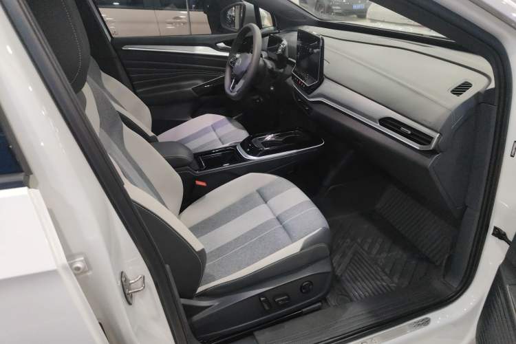 Used Volkswagen ID.4 CROZZ 2022 Long-Range PURE+ Edition