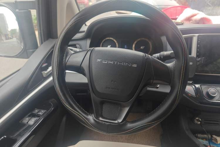 Used FORTHING Lingzhi 2022 Striving Version M5L 1.6L Base Model 7 Seats