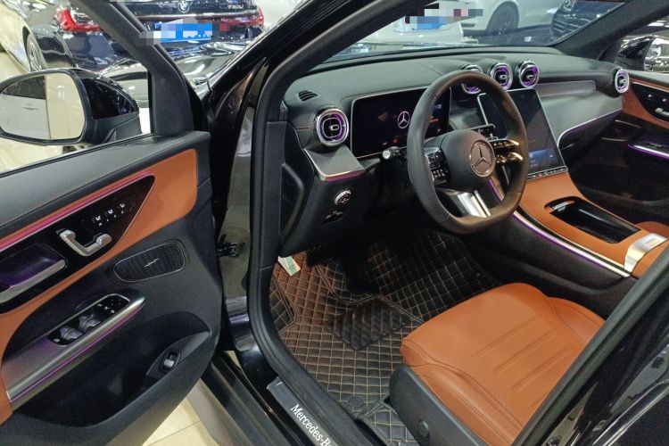 Used Mercedes-Benz GLC 2024 Facelifted GLC 260 L 4MATIC Luxury Version 5 Seats
