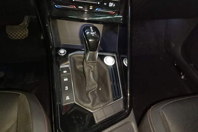 Used Volkswagen Tayron 2020 330TSI Two-Wheel Drive Luxury Smart Connectivity Version