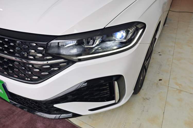 Used Volkswagen Lavida 2023 300TSI DSG Starry Full-Comfort Edition
