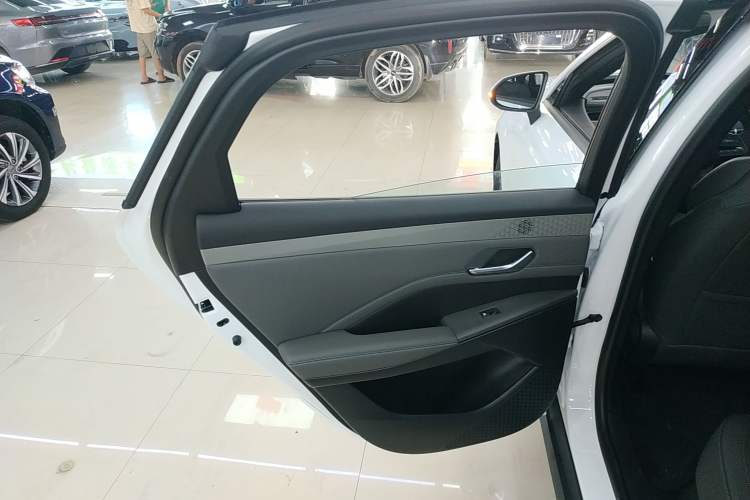 Used BYD Qin PLUS 2025 DM-i Smart Drive 55KM Leading Model
