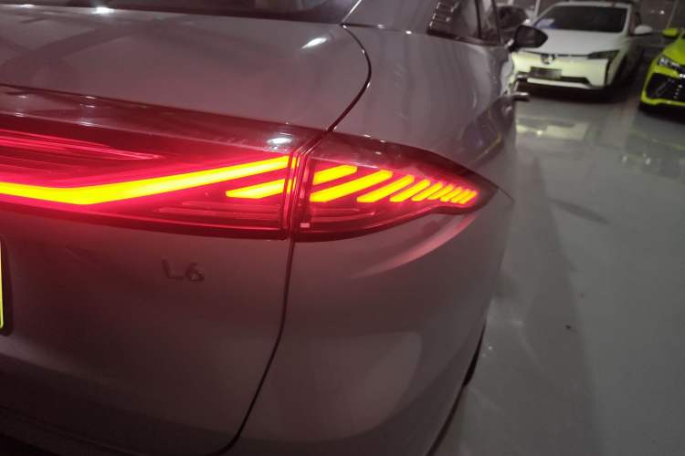 Used  L6 2023 125km MAX