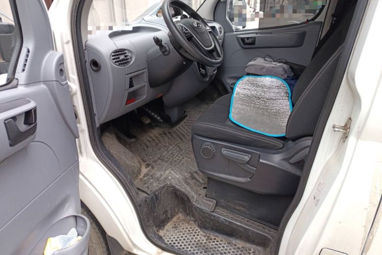 Used SAIC MAXUS Xintu V80 2023 2.0T AMT Classic Aoyuntong Short Wheelbase Mid-Roof 5/6-Seater