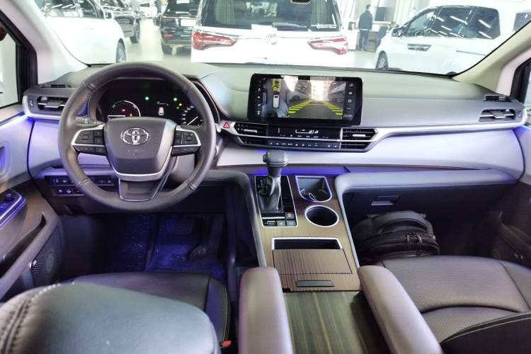 Used Toyota Sienna 2021 2.5L Hybrid Comfort Edition
