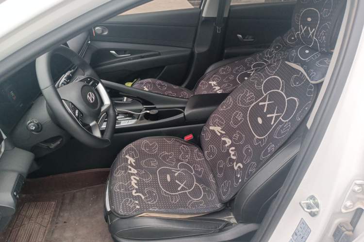 Used Hyundai Elantra 2023 1.5L CVT LUX Prestige Edition
