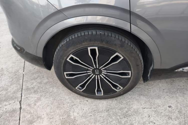 Used  07 2024 Max Extended-Range Edition